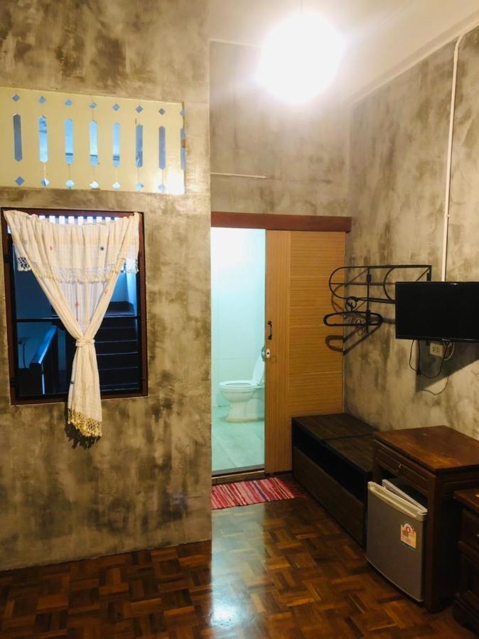 Bee Friend Hostel Chiang Mai Dış mekan fotoğraf