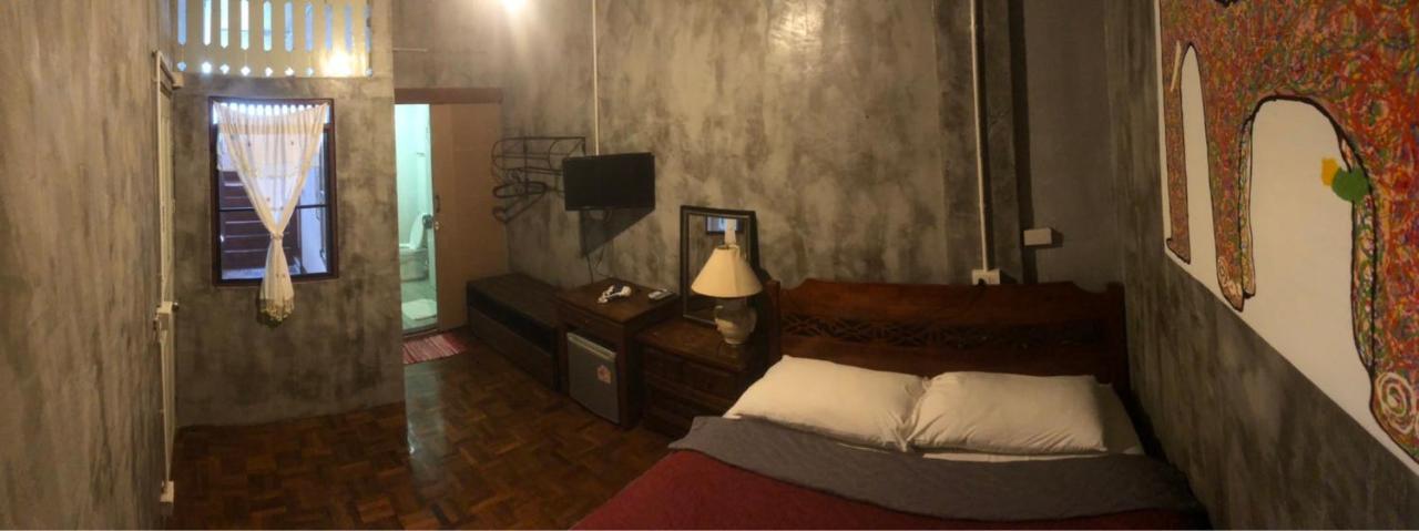 Bee Friend Hostel Chiang Mai Dış mekan fotoğraf