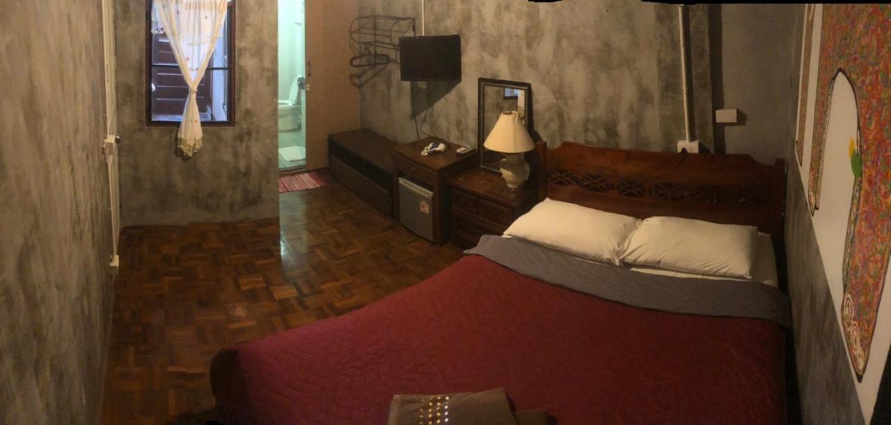 Bee Friend Hostel Chiang Mai Dış mekan fotoğraf