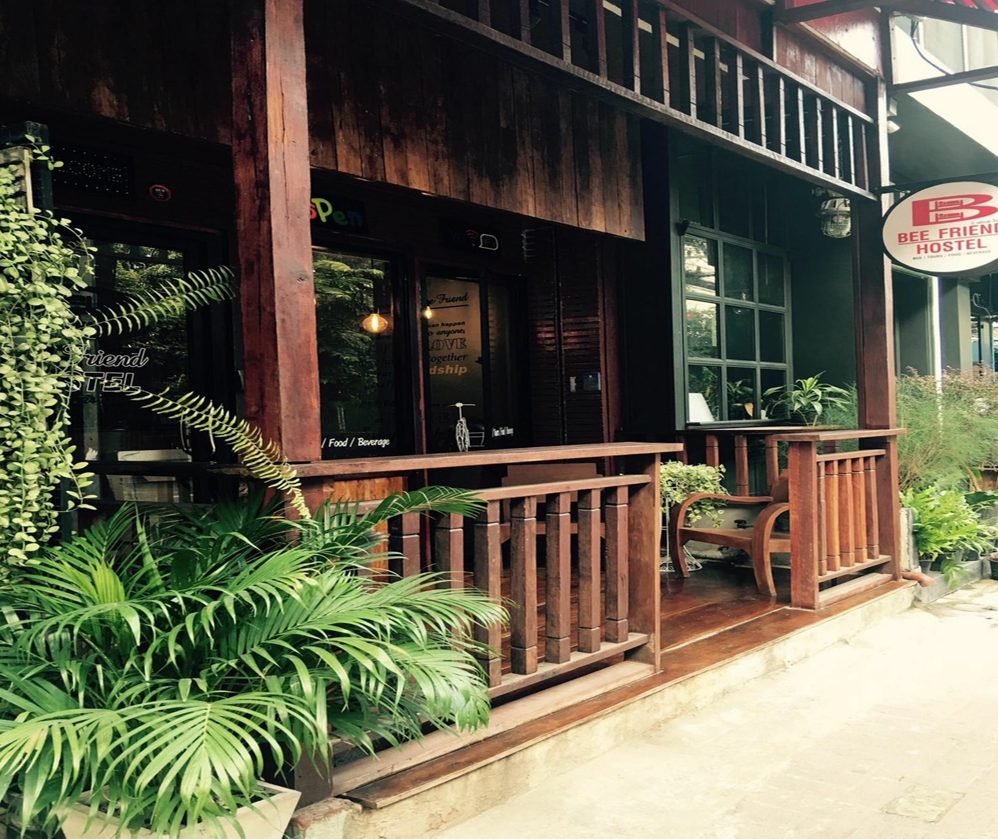 Bee Friend Hostel Chiang Mai Dış mekan fotoğraf